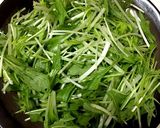 鯖缶と水菜とキクラゲの健康サラサラだ♪作り方2写真