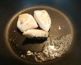 わさび醤油で頂く鶏むね肉の柔らかステーキ作り方2写真