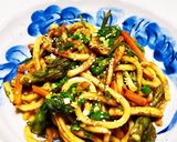 タラの芽・こしあぶらの甘辛味噌味焼うどん作り方3写真