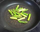 グリーンアスパラガスと豚肉ごま風炒め作り方1写真