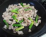 グリーンアスパラガスと豚肉ごま風炒め作り方3写真
