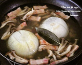 まるごと新玉ねぎのセロリ塩スープ作り方3写真