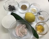 蒸し鶏と胡瓜の塩昆布サラダ作り方1写真