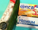 簡単おつまみ♡チーサラ(チーズ＆サラミ)作り方1写真