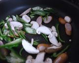 夏野菜・ソーセージのケチャップ炒め♪作り方3写真