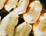 レトルト餃子のキムチソース焼き作り方2写真