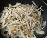蓮根と牛肉入り☆キンピラゴボウすき焼き風作り方7写真