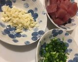 簡単 マグロと大蒜のオイスターソース和え作り方1写真