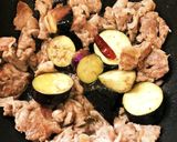 豚小間肉と茄子のピリ辛トマト煮込み作り方2写真