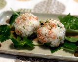 三つ葉とシャケフレークのおにぎり♡作り方3写真