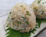 しらすと大葉のほんのり生姜風味おにぎり作り方3写真