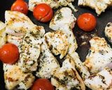 鶏肉とアボカド＆プチトマトのバジル炒め作り方2写真