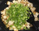 セロリと厚揚げとしめじのアンチョビ炒め作り方6写真