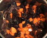 牛すじ肉とプルーンの赤ワイン煮作り方5写真