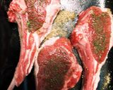 赤ワイン玉葱ソースのラムチャップ作り方1写真