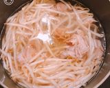 バター香る、豚肉ともやしの味噌汁！作り方3写真