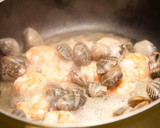鮮やか⁂エビとアサリとそら豆の和風パスタ作り方7写真