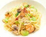 鮮やか⁂エビとアサリとそら豆の和風パスタ作り方10写真