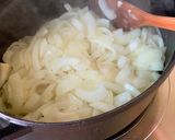 炒めて、旨い【新玉ねぎとワカメのお味噌汁作り方2写真
