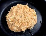 食欲そそる！生地にも上にもキムチお好み焼作り方3写真