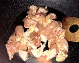 鶏肉とブロッコリーの芯の中華炒め作り方2写真