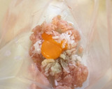 簡単 鶏ミンチと福神漬けの春巻き作り方2写真