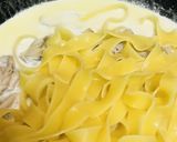 豚こま切れ肉とキノコの生クリームパスタ作り方4写真