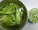 豆ごはん　～　豆＋さやの煮汁で炊き込んで作り方1写真