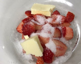 話題の"いちごバター"をおうちで簡単に♡作り方1写真