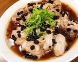 混ぜて蒸すだけ！鶏もも肉の豆豉蒸し作り方6写真