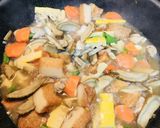 ★タケノコと鶏肉の彩りお野菜の煮物★作り方4写真