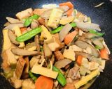 ★タケノコと鶏肉の彩りお野菜の煮物★作り方8写真