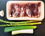 豚ハツとアスパラのキムチ炒め作り方1写真