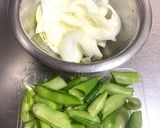 ♡スナップえんどうと鶏ミンチの卵とじ♡作り方1写真