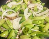 ♡スナップえんどうと鶏ミンチの卵とじ♡作り方3写真