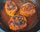 夏でもモリモリ！簡単旨辛煮込みハンバーグ作り方4写真