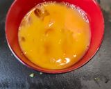 春菊とひき肉の卵とじ丼作り方1写真