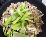 豚バラ肉とチンゲン菜のオイスター炒め作り方4写真