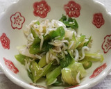 ご飯のお供♪長ネギ・しらすごま油醤油和え作り方3写真