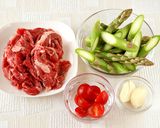 牛肉とアスパラの塩こうじ炒め作り方1写真