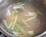 山ウドの茎の味噌汁（＾＾）作り方5写真