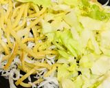 シンプル●しらすパックのレタス焼そば作り方2写真