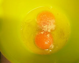 色鮮やかな卵焼き☆なるとをINした卵焼き作り方3写真