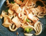 簡単♪豚バラと新玉葱の焼き肉丼♪作り方4写真