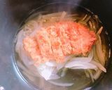 白だしで！新玉ねぎとヒレカツの玉子とじ作り方4写真