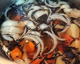 味わい深い✨鶏ももと根菜とひじきの煮物作り方3写真