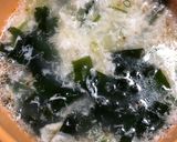 卵白とワカメのスープ作り方3写真
