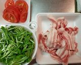 カリカリ豚バラと香味だれのおかずサラダ作り方1写真