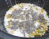 もち麦入りおにぎり えんどう豆と塩昆布作り方4写真