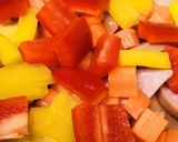 鍋一杯に野菜つめこむ具沢山ミネストローネ作り方1写真